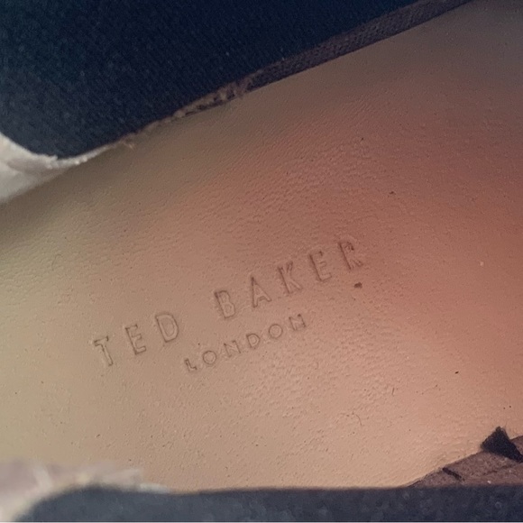 Ted Baker London Lilanna white leather lug sole Chelsea boots 7 ( European 37) - Picture 13 of 15